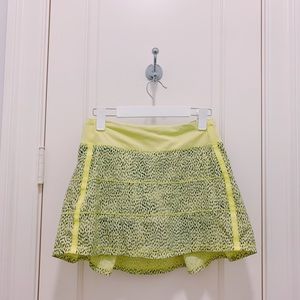 SOLD💛BNWOT ⭐️ LULULEMON PACE RIVAL SKIRT/SKORT LIME/YELLOW/GRAY DOTS-SIZE 6 REG